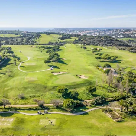 Wow Flat, Birdie, Golf, & Swimming Pool *