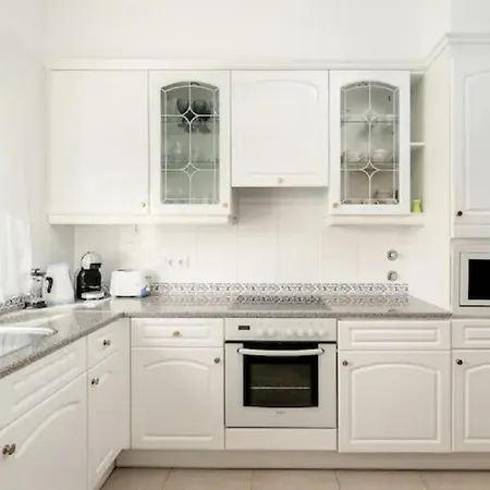 Wow Flat, Birdie, Golf, & Swimming Pool Apartment