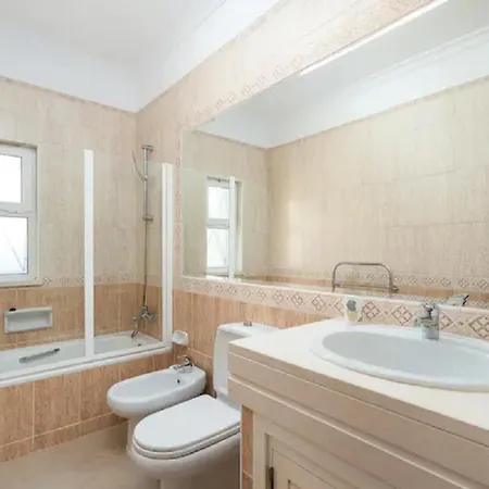Wow Flat, Birdie, Golf, & Swimming Pool Apartman *